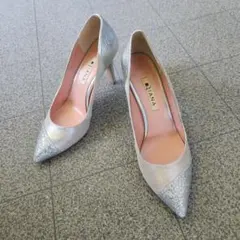美品★DIANA ポインテットトゥ パンプス グリッター 23㎝ シルバー