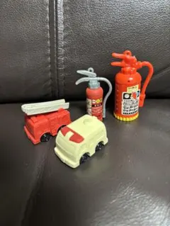 イワコー　おもしろ消しゴム　消防車　救急車　消火器　まとめ売り　昭和レトロ