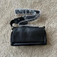 ビアズリー風ボディバッグ　ショルダーバッグ