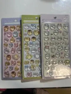 ちいかわ ボンボンドロップシール ポーズ ニコニコ モモンガ