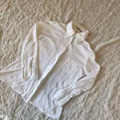 ホワイト 長袖シャツ 胸ポケット付き