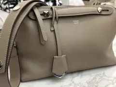 FENDI バイザウェイ ミディアム レザーショルダーバックのサムネイル