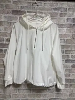 新品タグ付き* vivapresto パーカー 白 - メルカリ