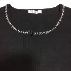 美品　長袖　セーター　ニット　パールつき　ビジューつき　黒色　ブラック　春秋冬