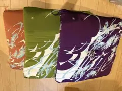 中古。羽座布団。オレンジ 花びら模様 座布団 5個セット。ふかふか
