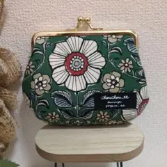 ハンドメイド　がま口ポーチ（北欧花柄グリーン）