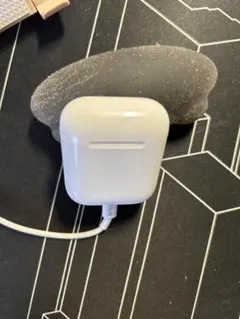 【Apple純正】AirPods 第2世代 (両耳・充電ケース付き) 動作確認済のサムネイル