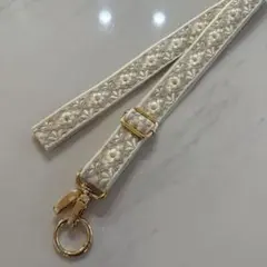 インド刺繍リボンスマホショルダー　ホワイト