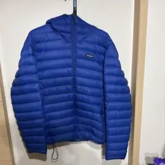 patagonia フード付きダウンジャケット 青