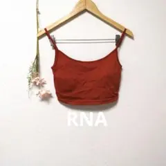 RNA アールエヌエー カップ付き キャミソール トップスのサムネイル