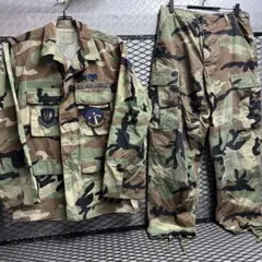 カンボジア王国軍　ウッドランド迷彩服 上下セット 新品　本物 カンボジア王国軍 ウッドランド迷彩服上下 未使用 入手困難 - メルカリ