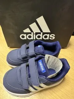 新品 adidas キッズスニーカー 16cm ネイビー