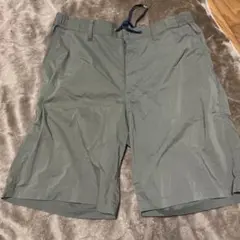 Munsingwear カーキ　ショートパンツのサムネイル