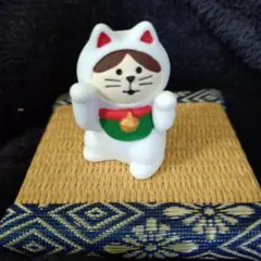 【送料込】コンコンブル　招き猫のサムネイル