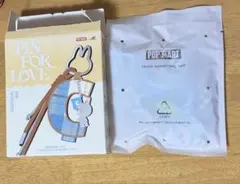 ラブブPIN FOR LOVE イニシャルキーホルダー　D