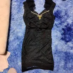 【超ゆっくり発送】タイトフィット黒ドレス ビーズ装飾キャバドレス高級感あり