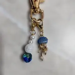 クラゲと天然石のキーホルダー