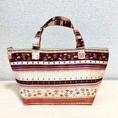 ★新品★ベージュ系フラワー柄のランチバッグ