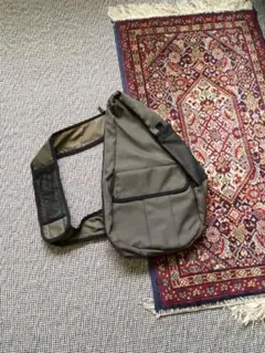 90s テック系　オリーブグリーン スリングバッグ