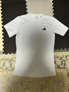 adidas ホワイト ランニングシャツMサイズ ロゴ入り　オウンザラン