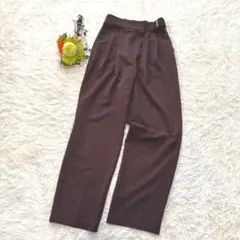KBF　パンツ　(one)　茶　オフィスカジュアル　タック　ワイド　きれいめ