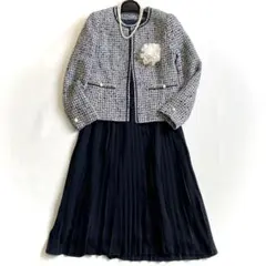 ホワイトジョーラ　セレモニーセットアップスーツ　プリーツワンピース　ネイビー