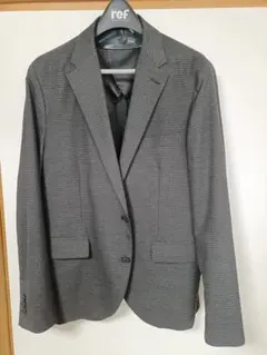 チャコールグレースーツ