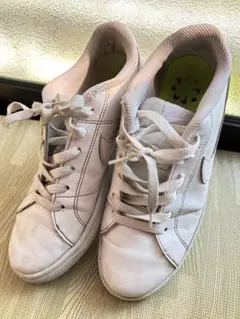 Nike ホワイトスニーカー　通学靴　白　ナイキ　24.5