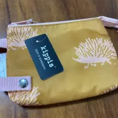 新品タグ付き　kippis ポーチ ハリネズミ柄
