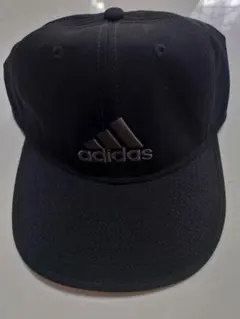 #‼️adidas ‼️ブラック キャップ M/L　新品、未使用ナイロン巾着。