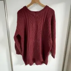 バーガンディ ケーブルニット 長袖セーター