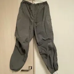 グレー ワークパンツ ドローストリング付き
