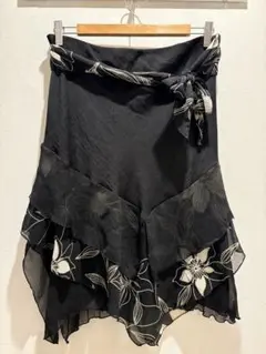 レストローズ　花柄フリル黒レイヤードスカート