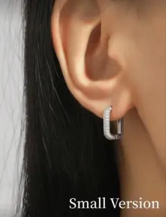 スクエア型フープピアス　シルバー　キラキラ　ブライダル