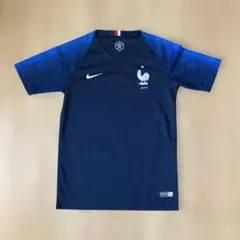 サッカーフランス代表　NIKE 2018ロシアW杯優勝ユニフォーム W杯優勝のフランス代表、早くも“新バージョン”のユニを発表