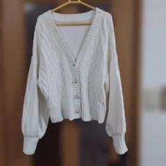 アイボリー ケーブル編み カーディガン