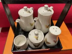 ◉セール！未使用　陶器製調味料入れ 5個セット　蝶柄　金彩