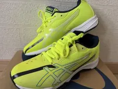 【22.5cm】シューズ　アシックス　レイザービーム ネオンイエロー スニーカー
