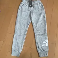 新品⭐︎タグ付き⭐︎アディダス⭐︎パンツ