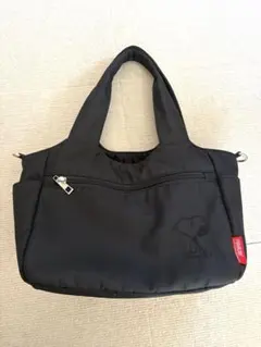 スヌーピー柄　ショルダーストラップ付　ハンドバッグ　黒