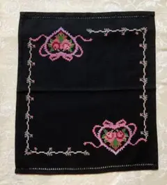 テーブルクロス　バラ　クロスステッチ　ローズ　かわいい