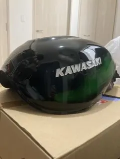 Kawasaki Z900RS cafe 2025年式 燃料タンク 左側凹み有りのサムネイル