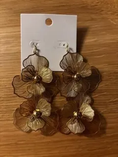 新品　未使用　花　モチーフ ゴールド　ブライダル　ピアス　大きめ