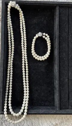 エレガントなパールネックレスとブレスレットセット