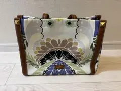 VALENTINO バレンティノ ロックスタッズフラワートートのサムネイル