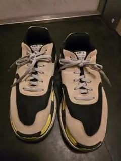 BALENCIAGA : TRIPLE S ダッドスニーカーのサムネイル