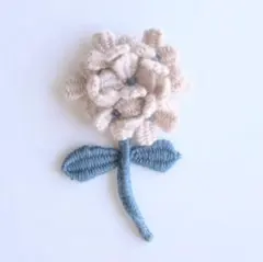 ブローチ　コサージュ　ハンドメイド　刺繍　シック　花　立体刺繍　夏　大人可愛い