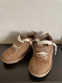 UGG 厚底スニーカー ベージュ 24cm3日使用新商品EZ-DUZZIT UGG 厚底スニーカー ベージュ 24cm3日使用新商品EZ-DUZZIT - メルカリ