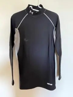 UNDER ARMOUR アンダーアーマー　トップスのサムネイル