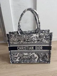 Dior ディオールブックトート ミディアム 正規品のサムネイル